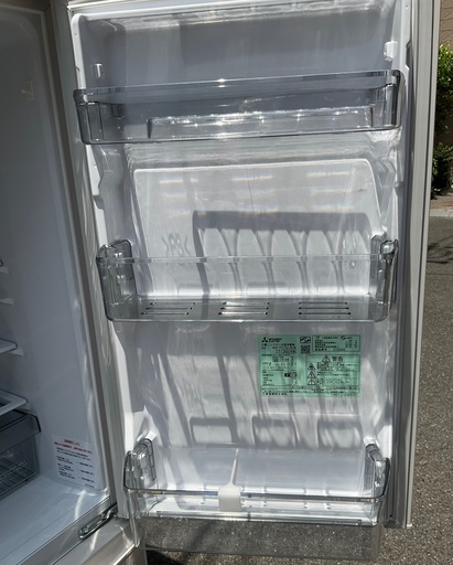 【RKGRE-158】特価！三菱/168L 2ドア冷凍冷蔵庫/MR-P17G-W/中古品/2022年製/当社より近隣無料配達！
