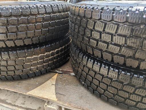 SUZUKI軽トラ用　鉄ホイールスタッドレス４本