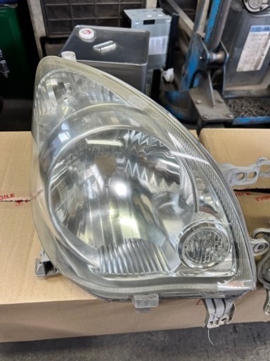 ダイハツ　ミラ　ヘッドライト左右セット　中古