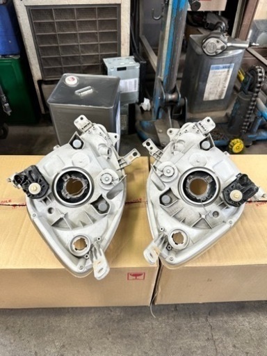 ダイハツ　ミラ　ヘッドライト左右セット　中古