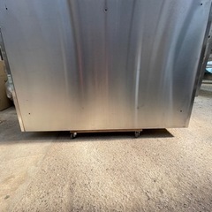 収納棚　厨房用品　倉庫収納