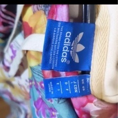 激レア adidasブルゾン 花柄パーカー