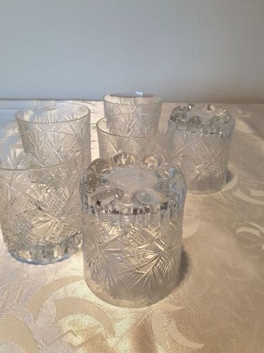 コップ、グラス Cyristal cut glassware set from Italy .