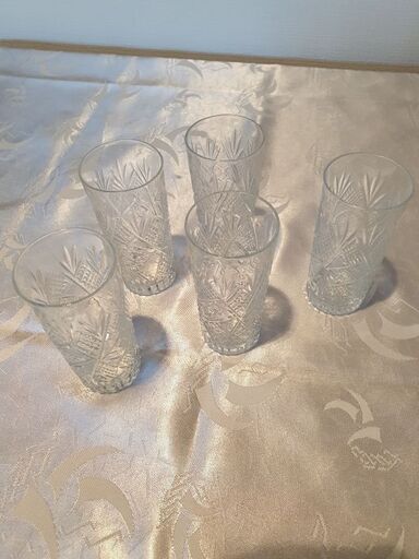 コップ、グラス Cyristal cut glassware set from Italy .