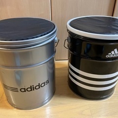 adidas缶×2個　300円