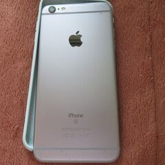 iphone 6s plus シルバー　中古　au(sim フリー）６４GB iphone 6s plus シルバー 中古 au(sim フリー）64GB