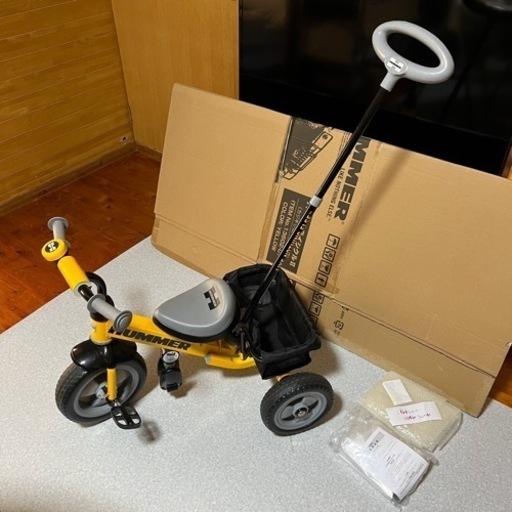 ハマー 三輪車 HUMMER 屋外用  手押し棒 イエロー 補助ペダル トイザらス