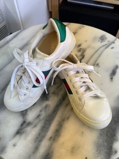GUCCI made in italy スニーカー　中古