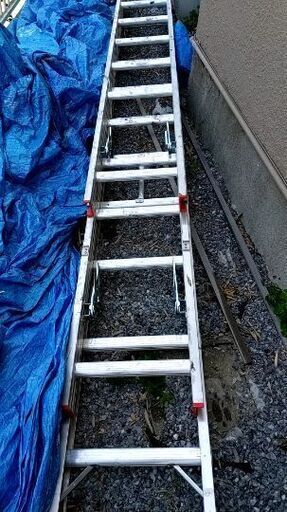 約7.6mまで伸びる三連梯子(はしご)ー千葉県柏市