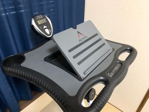 値下]エアロバイク [タブレットを見ながらできるテーブル付き] 美品