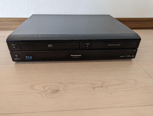 ブルーレイディスクレコーダー　Panasonic DMR-BR670V 2009年製　おまけ「崖の上のポニョ」のディスクつき