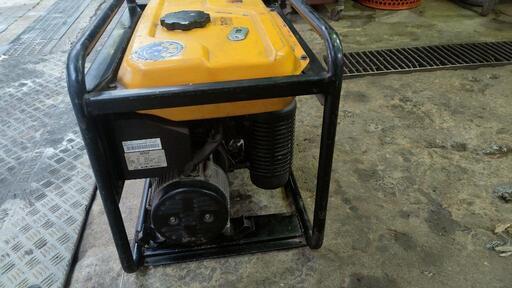 発電機 スバルSGX24 エンジン良好 動作確認済み 中古