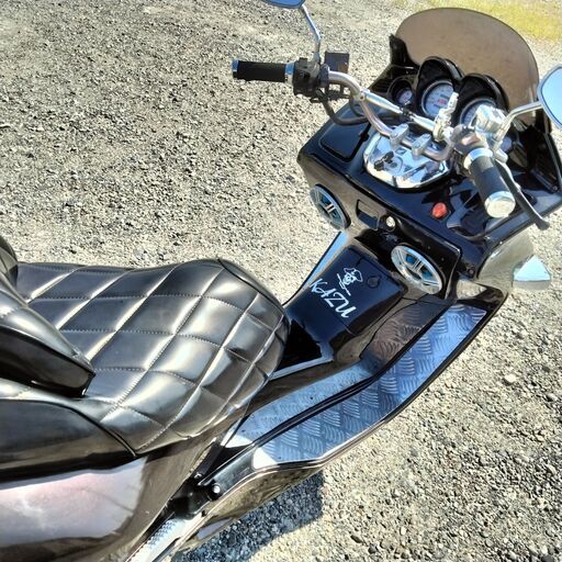 フォルツァ250cc　フルカスタム　ローダウン　mf06　綺麗な車体でインナーもツルツルです。 フォルツァ250cc フルカスタム ローダウン mf06 綺麗な車体でインナー