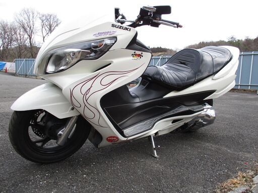 レストアベース スズキ スカイウェイブ250