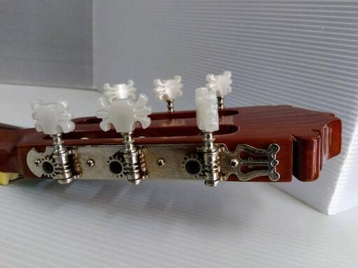 Grand Shinano、GS150、CONCERT GUITAR、装飾もレトロで素敵で美品だと思います