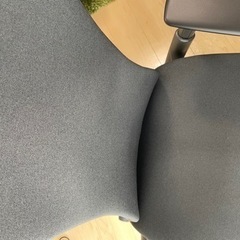 22年製　ハーマンミラー　エンボディチェア