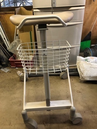 介護用歩行器