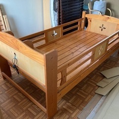 組立式木製ベッド