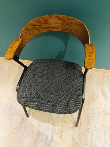 adepeche danis short arm chair NT ダニス ショートアームチェア アームナチュラル チャコールモッシュブラック 3脚目