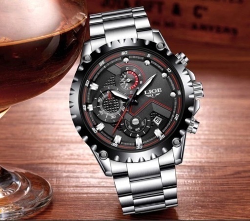 # 新品未使用　腕時計(LIGE銀赤)クロノグラフ アルマーニ 正規品 gucci 金属 革 タグホイヤー スケルトン シルバーゴールド