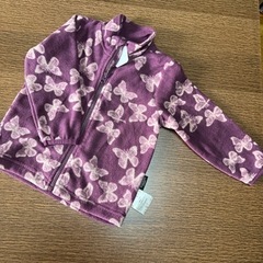 【未使用】女の子フリースジャケット　ジッパー　紫✖️蝶柄　80〜90