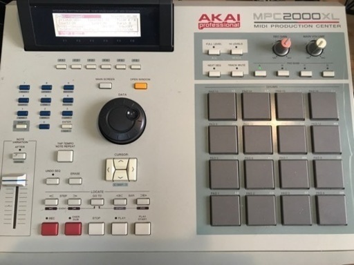 ●即決●AKAI MPC 2000XL アカイ （現状品・液晶焼け無し　通電OK!)