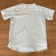 adidas Tシャツ　美品