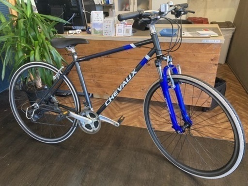 【チェーン新品！サスペンション付き】3×7速　700×32c クロスバイク　グレー×ブルー