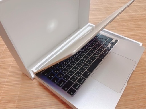 美品 MacBook Pro M2 8GB 256GB 13inch シルバー