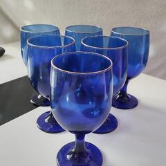 青いグラス