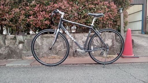 1ジャイアントクロスバイクグレー