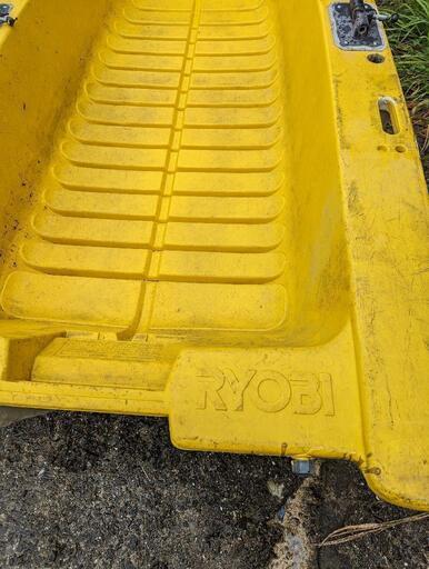 2馬力エンジン付き。RYOBI2.3