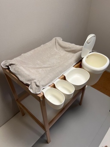 【引取先決定】IKEA オムツ交換台