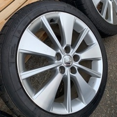 クラウンハイブリッド200系　タイヤホイール4本