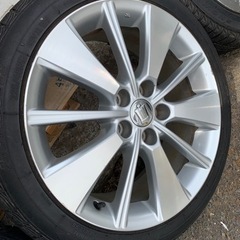 クラウンハイブリッド200系　タイヤホイール4本
