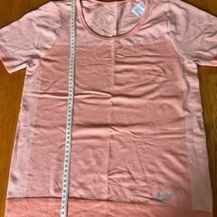 NIKE ランニング　Tシャツ　ピンク