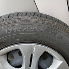 【中古美品】185/70R14 88S 昨年1シーズンのみ使用ダンロップ