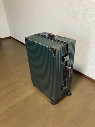 未使用スーツケース