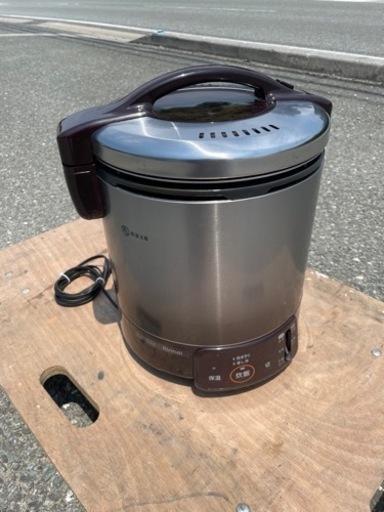 ☆中古品 リンナイ ガス炊飯器 1.8L 10合 RR-100VQ LPガス 2022年 動作問題なし ☆