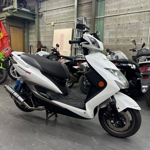 シグナスX SR3型カスタム✨距離薄‼️社外マフラー✨フェンダーレス✨ダブルタンクサス✨セル1発‼️全国陸送✨