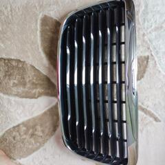 クライスラー　300 ブラックグリル　新車外し