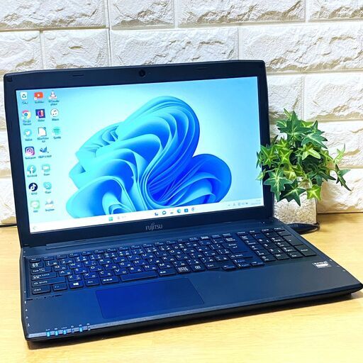 P1【商談中】　Fujitsu　Windows11　AMD E1 メモリ4GB　HDD500GB 15.6インチ　DVDドライブ　webカメラ搭載 初期設定済ですぐに使える♪