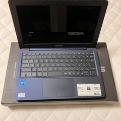 ASUS ノートパソコン R206S