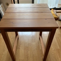 カフェテーブル　木製