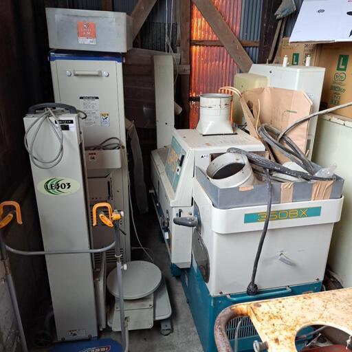 籾摺り機と計量器
