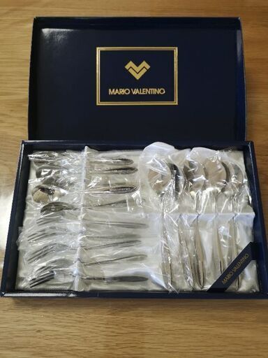 (お取引中です)18-10 ステンレス　MARIO VALENTINO　新品未使用品 　日本製　ティスプーン　デザートフォーク　バターナイフ