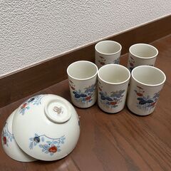 湯呑み茶碗５客＋揃いの御飯茶碗２個