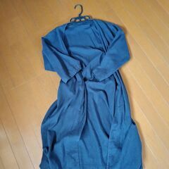 UNIQLO　ロングコート　ひも付き　紺色