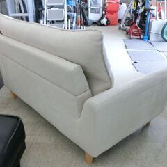 2人掛けソファ ベージュ 幅132 カジュアル ファブリック アイボリー コンパクト 札幌市 西野店