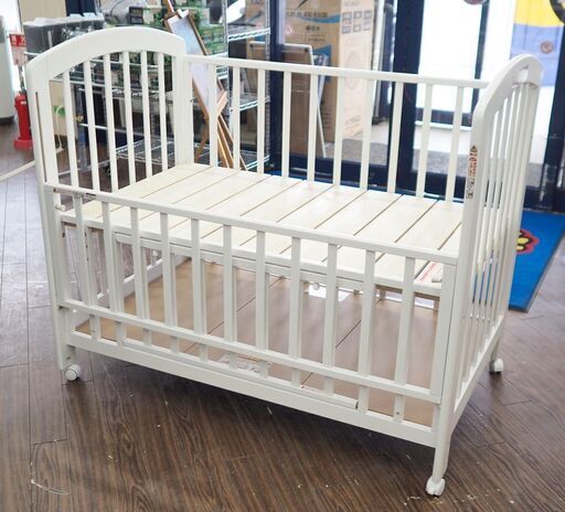 使用年数少  札幌  KATOJI/カトージ 立ちベッド 4ポジション（ホワイト）対象年齢  新生児～24ヵ月